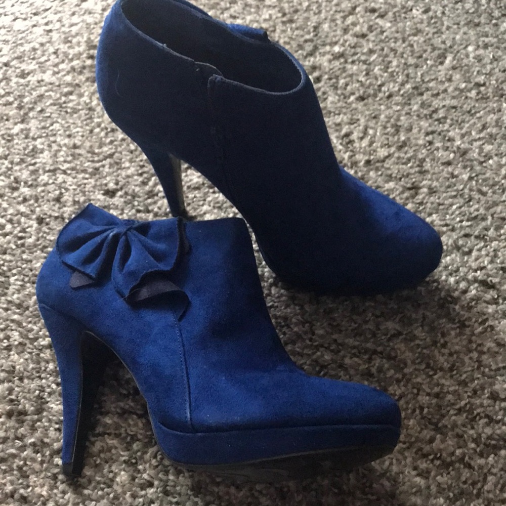 IMPO Dazzling Blue Panama Suede Ankle Boots with Bows 8M